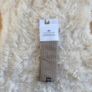 NWT, Alo Gravel Scrunch Socks, Large